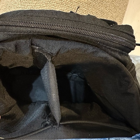 Vintage Two-Tone Design Fanny Pack with Built in Water Bottle Holders - Picture 11 of 12